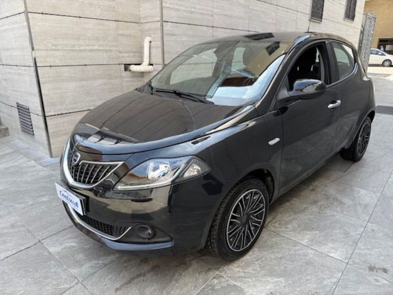 Lancia Ypsilon 1.0 FireFly 5 porte S&S Hybrid Gold Plus