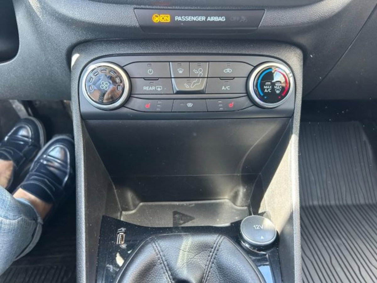 Ford Fiesta 1.5 EcoBlue 5 porte (12)
