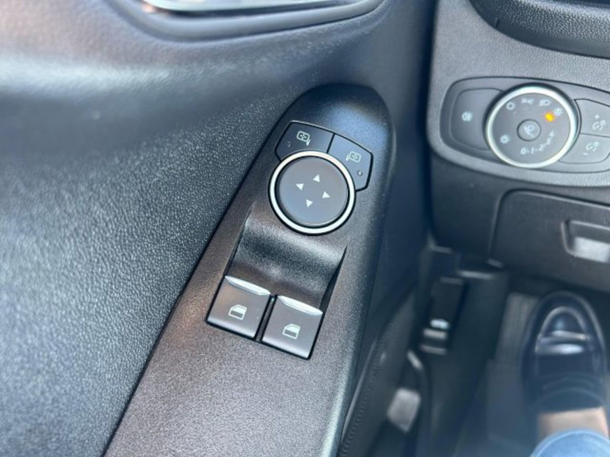 Ford Fiesta 1.5 EcoBlue 5 porte (15)