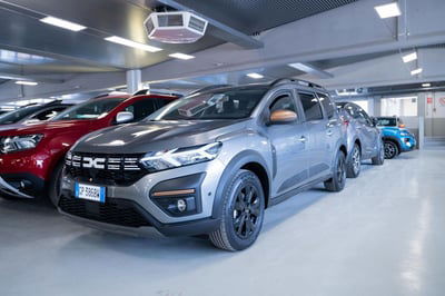 Dacia Jogger 1.6 hybrid Extreme 140cv 7p.ti usata