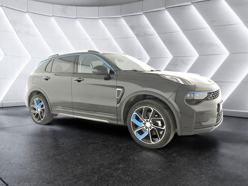 Lynk & Co 01 01 1.5 td phev