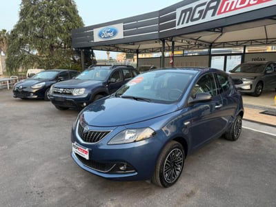Lancia Ypsilon 1.0 FireFly 5 porte S&S Hybrid Gold Plus nuova