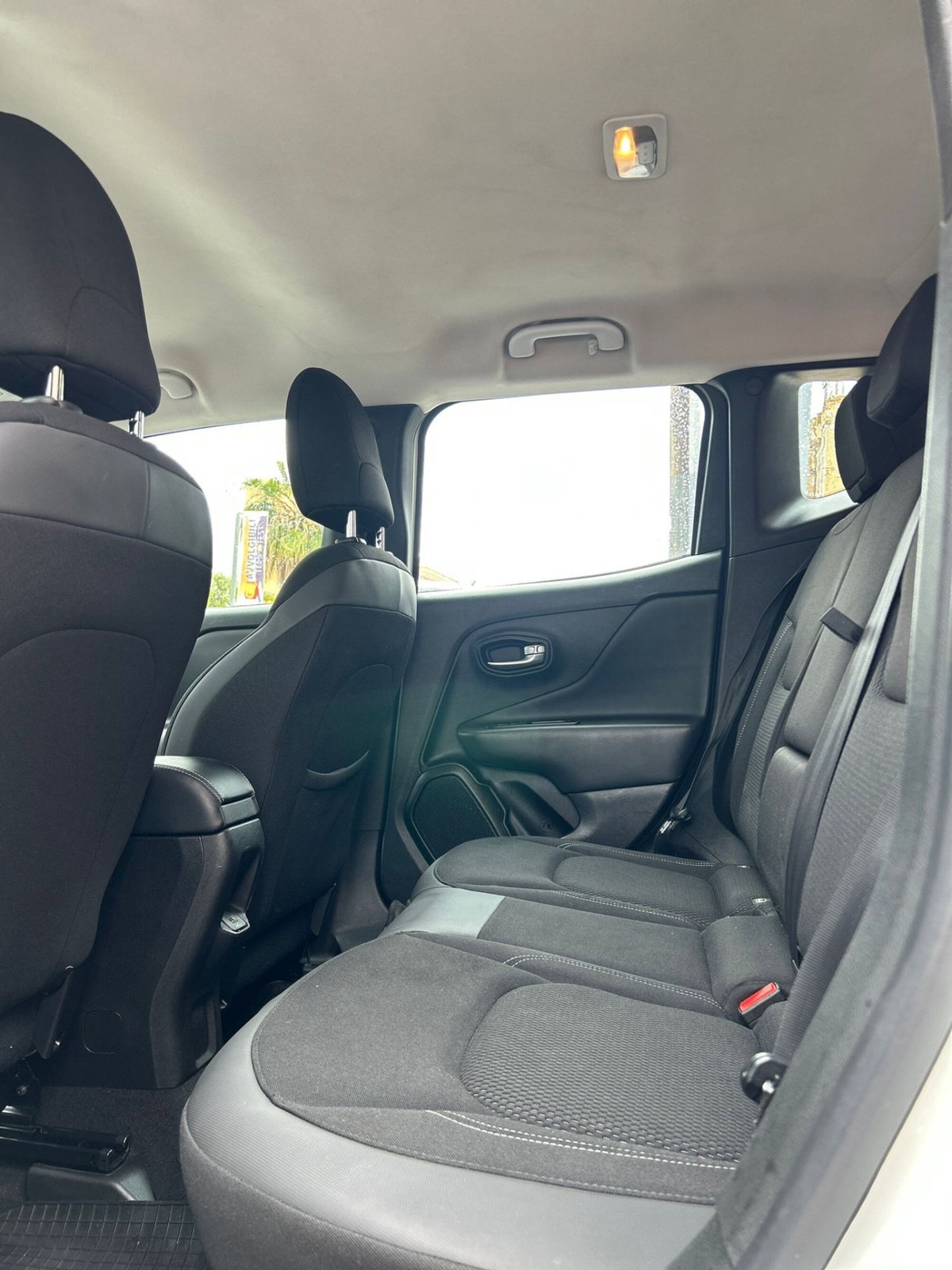 Jeep Renegade 1.6 Mjt 120 CV Limited (5)