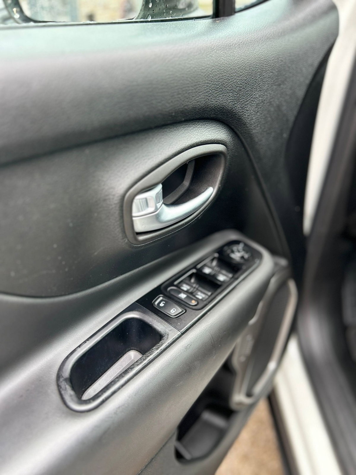 Jeep Renegade 1.6 Mjt 120 CV Limited (8)