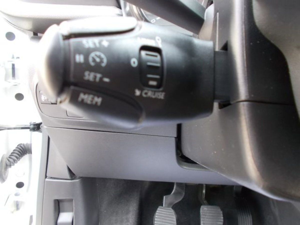 Citroen C3 BlueHDi 100 S&S Van Feel (11)