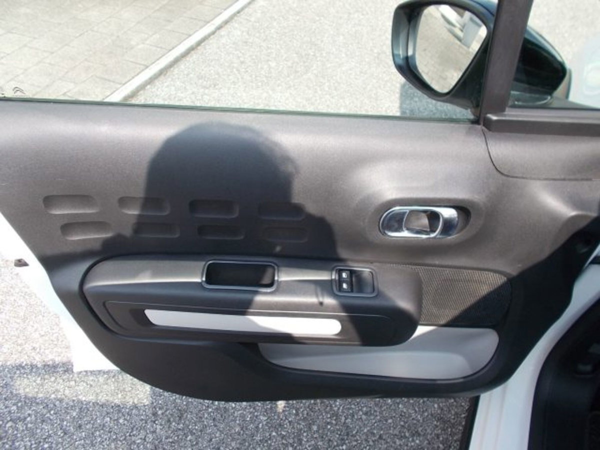 Citroen C3 BlueHDi 100 S&S Van Feel (13)
