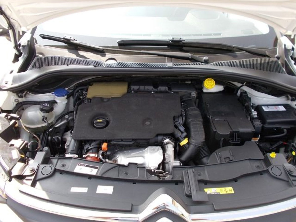 Citroen C3 BlueHDi 100 S&S Van Feel (14)