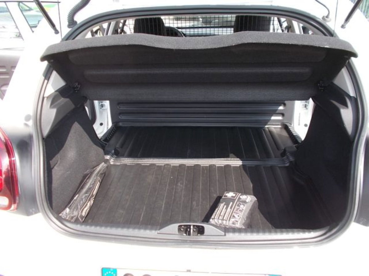 Citroen C3 BlueHDi 100 S&S Van Feel (16)