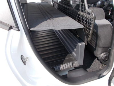 Citroen C3 BlueHDi 100 S&S Van Feel (18)