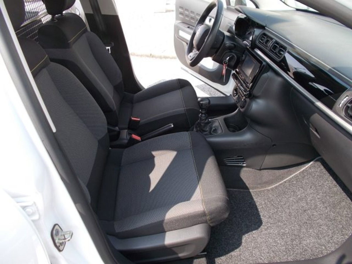 Citroen C3 BlueHDi 100 S&S Van Feel (8)