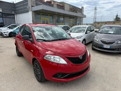 Lancia Ypsilon 1.0 FireFly 5 porte S&S Hybrid Ecochic Gold usata
