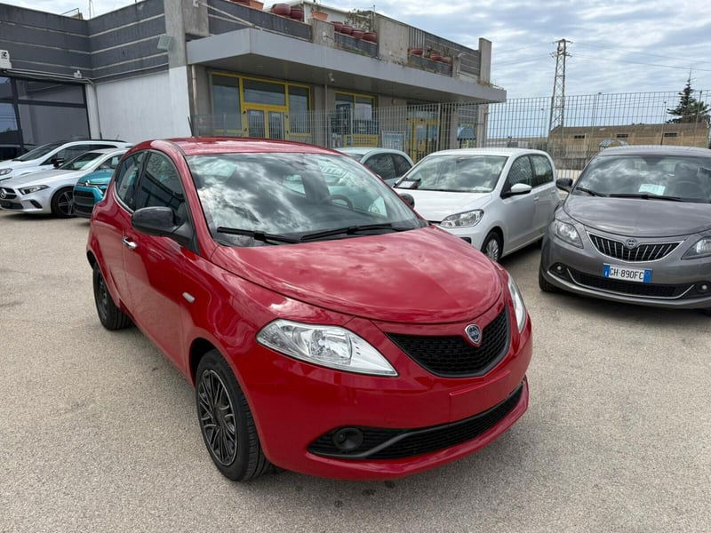 Lancia Ypsilon 1.0 FireFly 5 porte S&S Hybrid Ecochic Gold
