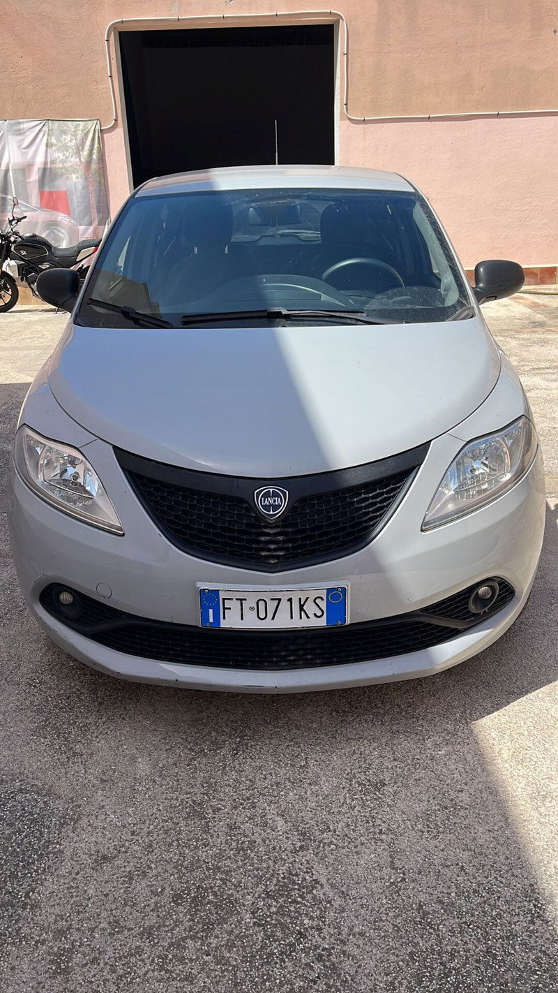 Lancia Ypsilon 1.2 69 CV 5 porte Elefantino Blu