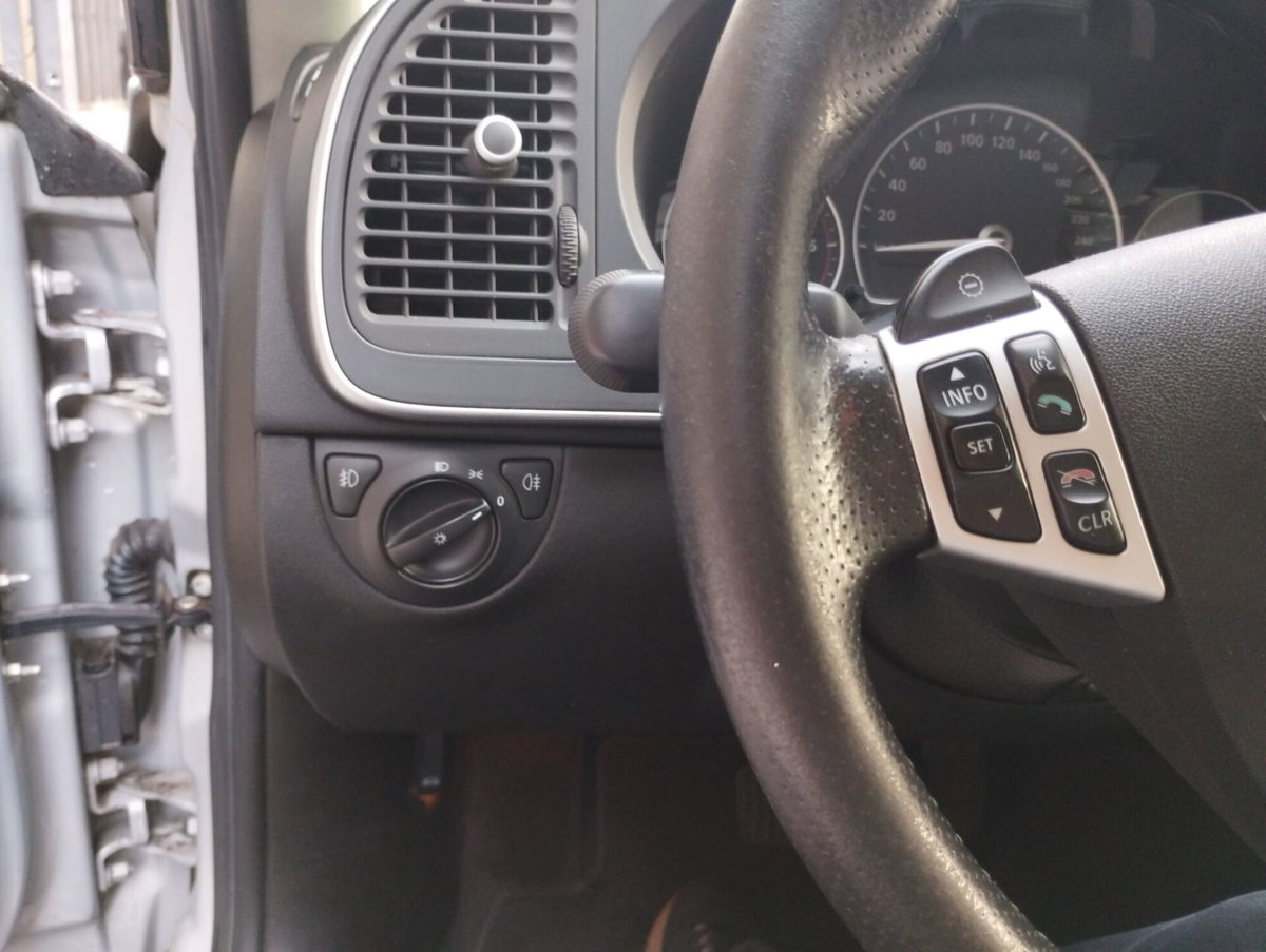 Saab 9-3 Station Wagon 1.9 TiD DPF Vector (18)