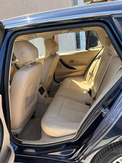 BMW Serie 3 Touring 320d  Luxury (8)