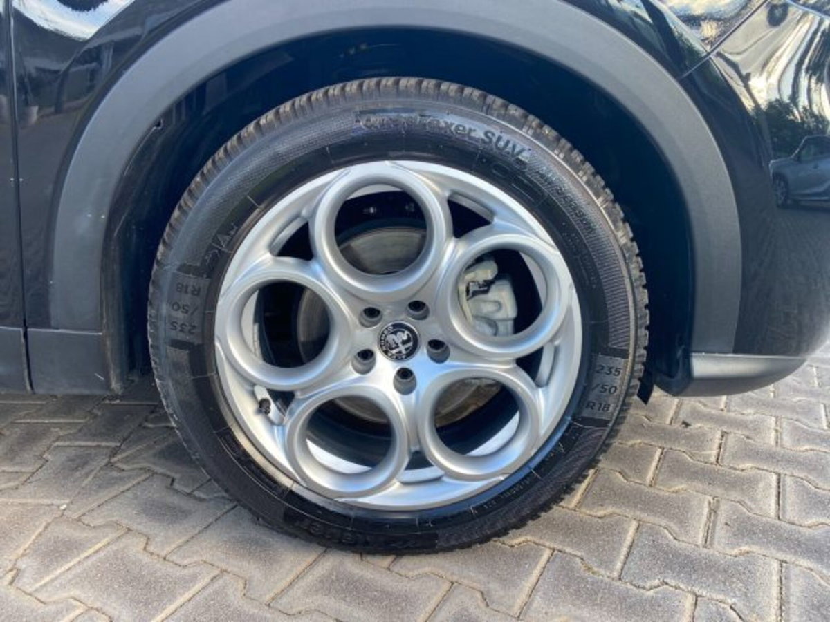 Alfa Romeo Tonale 1.6 Sprint 130cv tct6 (19)