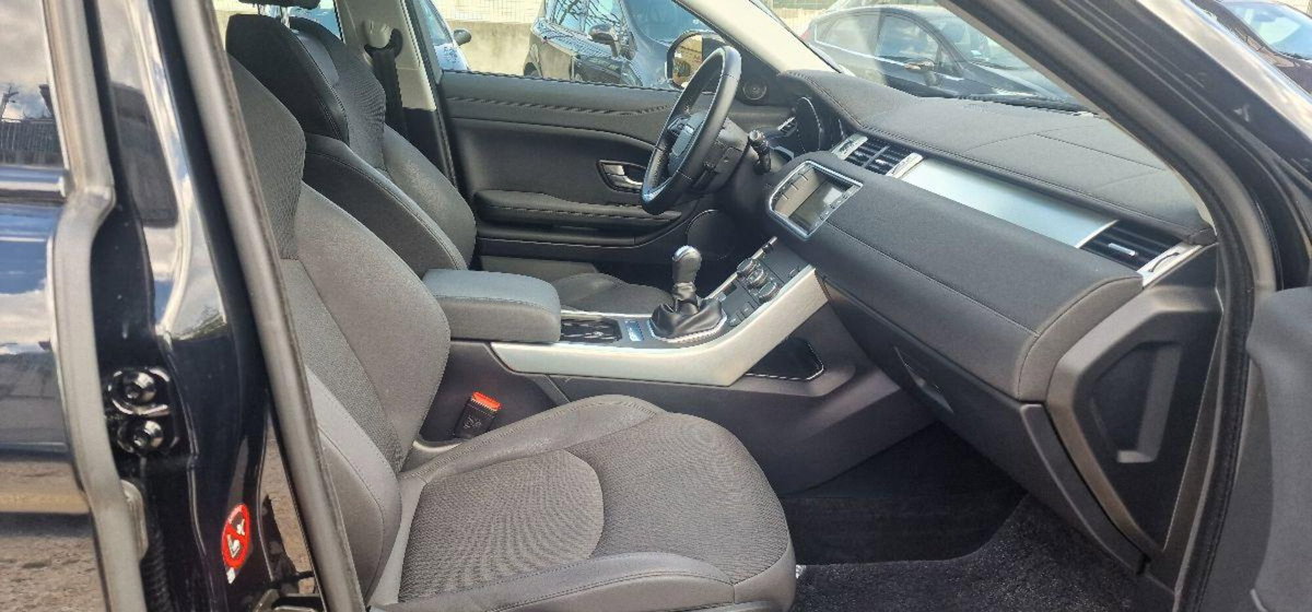 Land Rover Range Rover Evoque 2.0 TD4 150 CV 5p. Pure (16)