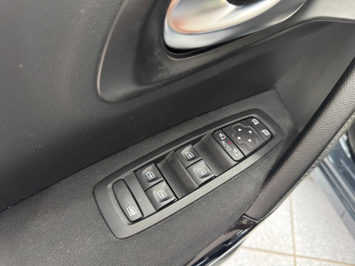 Renault Kadjar dCi 8V 115CV EDC Sport Edition (15)