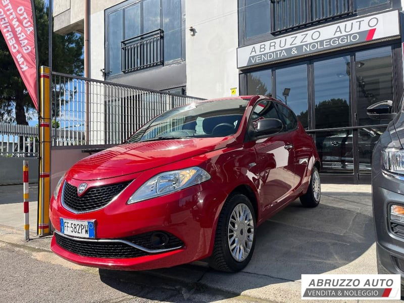 Lancia Ypsilon 1.3 MJT 16V 95 CV 5 porte S&S Silver