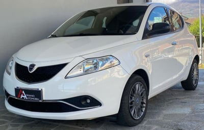 Lancia Ypsilon 1.2 69 CV 5 porte GPL Ecochic Silver usata