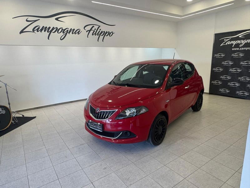 Lancia Ypsilon 1.0 FireFly 5 porte S&S Hybrid Ecochic Silver