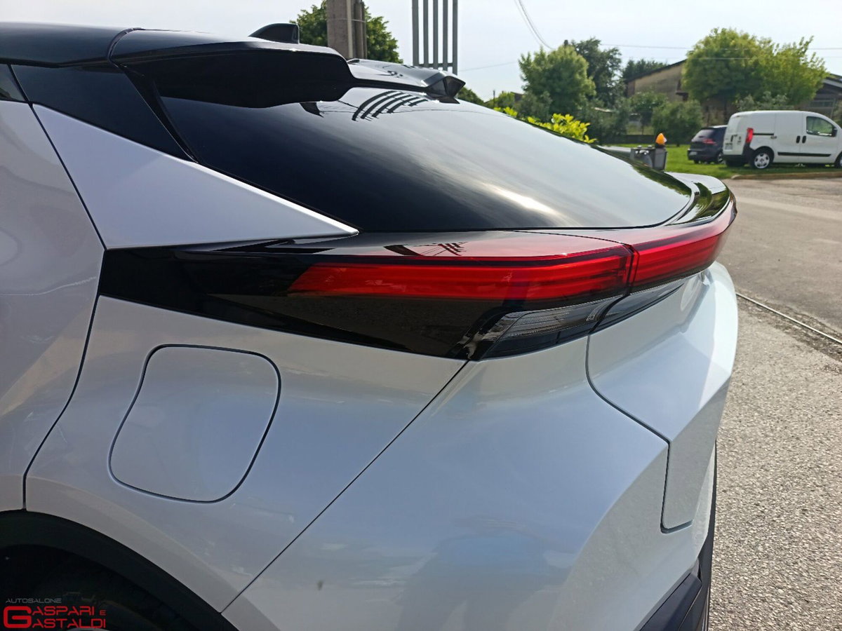 Toyota Toyota C-HR 1.8 hv Lounge fwd e-cvt (14)