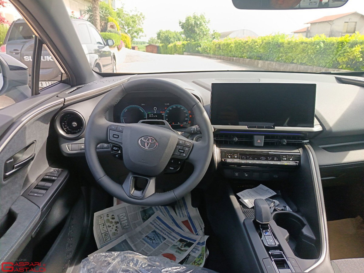 Toyota Toyota C-HR 1.8 hv Lounge fwd e-cvt (5)