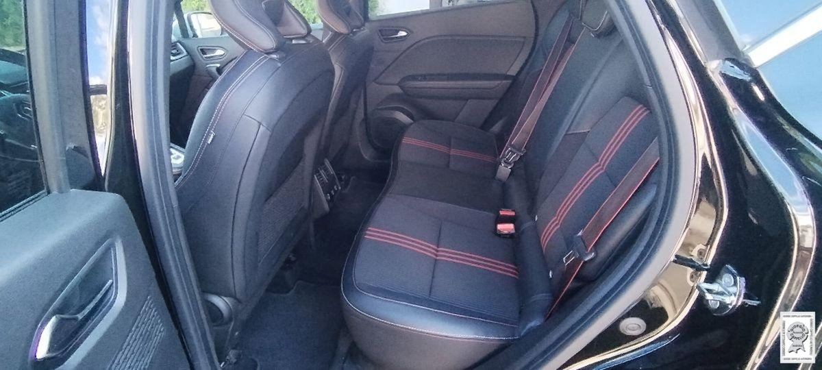 Renault Captur Full Hybrid E-Tech 145 CV RS Line (6)