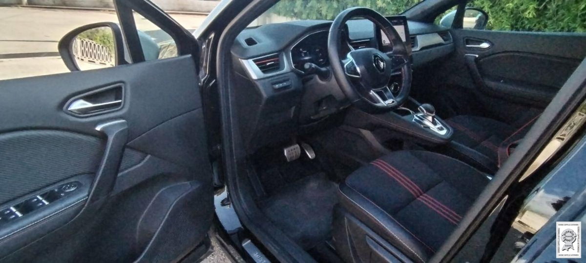 Renault Captur Full Hybrid E-Tech 145 CV RS Line (7)