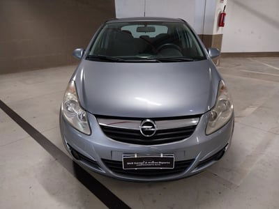 Opel Corsa 1.2 5 porte Club usata