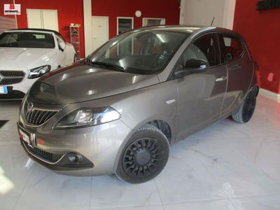 Lancia Ypsilon 1.0 FireFly 5 porte S&S Hybrid Ecochic Silver