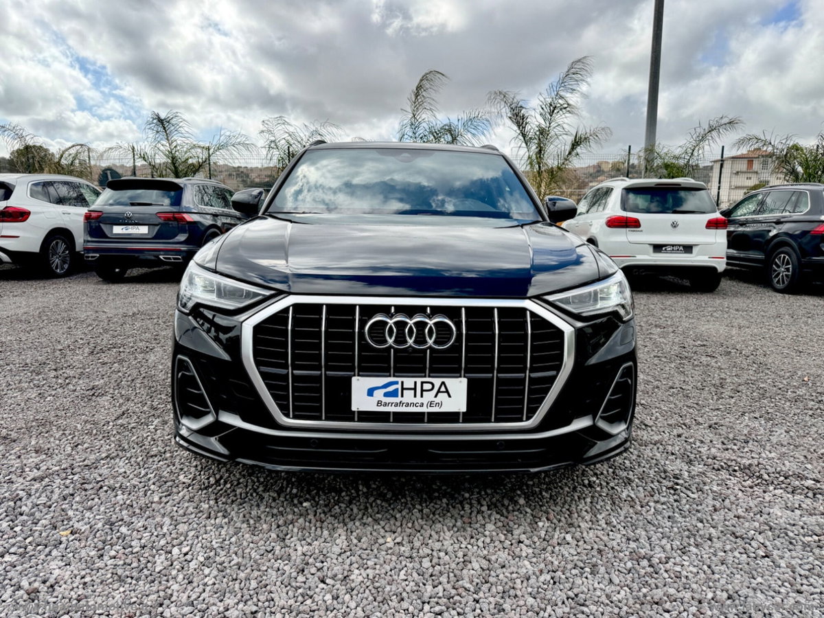 Audi Q3 35 TDI Business (2)