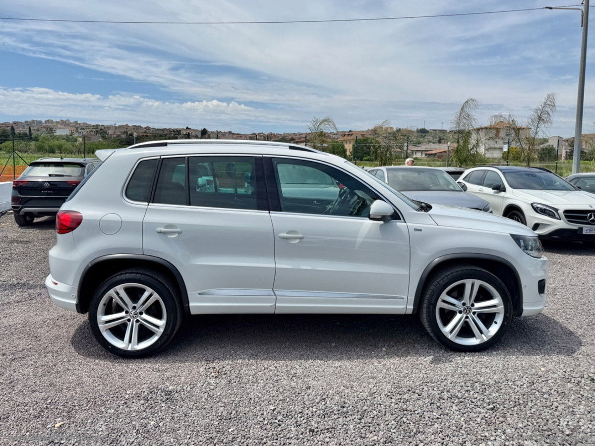 Volkswagen Tiguan 2.0 TDI 177 CV 4MOTION DSG R-Line BlueMotion Tech. (8)
