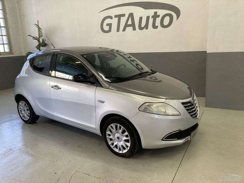 Lancia Ypsilon 1.2 69 CV 5 porte Gold