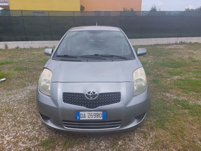 Toyota Yaris 1.0 5 porte Sol usata