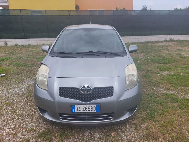 Toyota Yaris 1.0 5 porte Sol