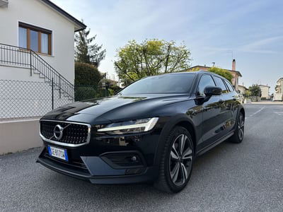 Volvo V60 Cross Country B4 (d) AWD Geartronic Business Pro Line usata