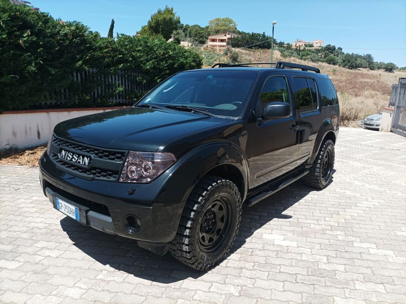 Nissan Pathfinder dCi LE