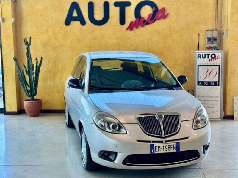Lancia Ypsilon 1.2 69 CV Unyca