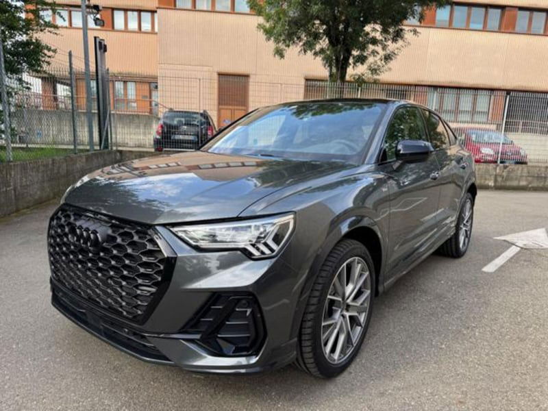 Audi Q3 Sportback 40 2.0 tdi Identity Black quattro 193cv s-tronic
