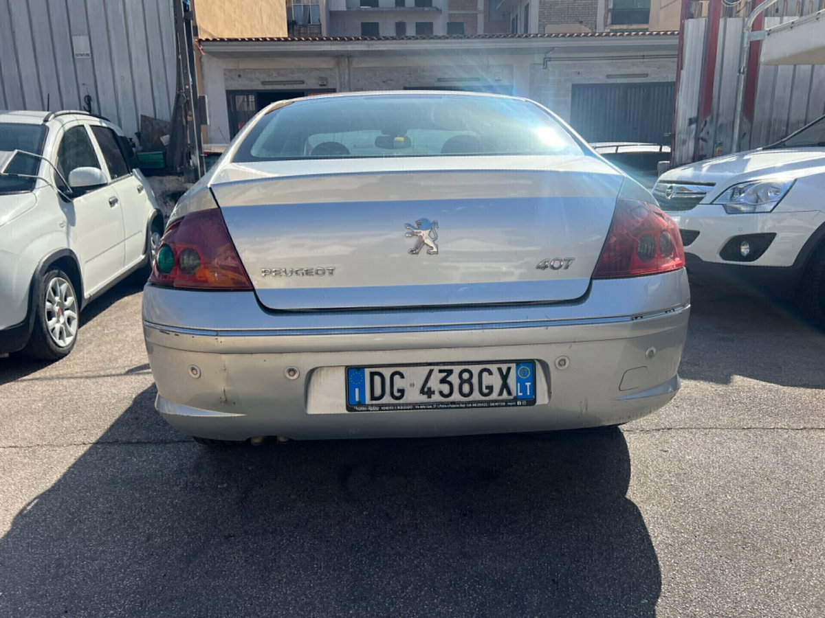 Peugeot 407 Coupé 2.2 Tecno (6)
