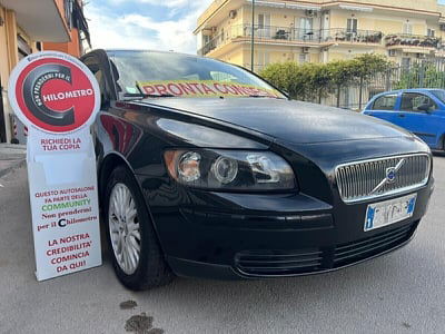 Volvo V50 2.4 D5 cat Momentum usata