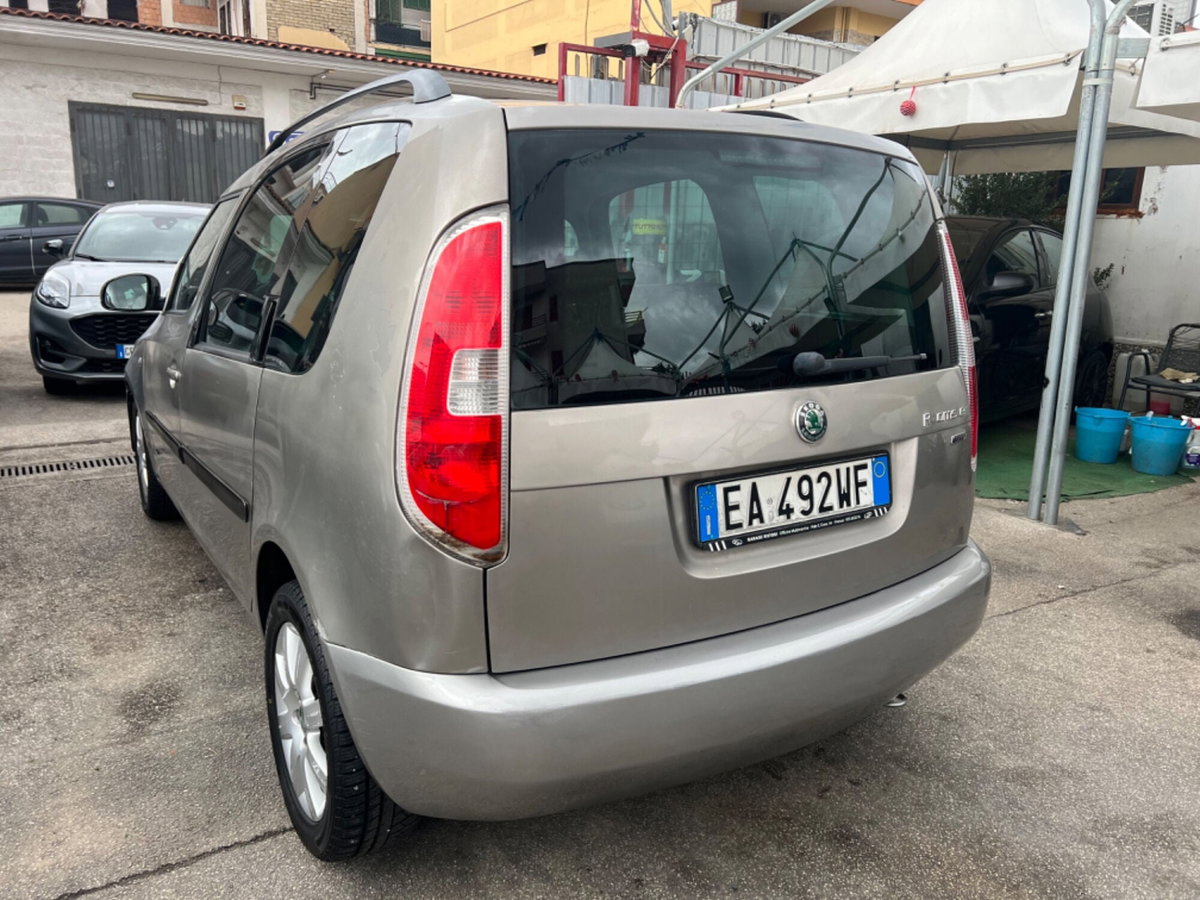 Skoda Roomster 12V 70CV Style (2)