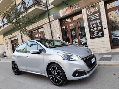 Peugeot 208 75 5 porte Mix usata
