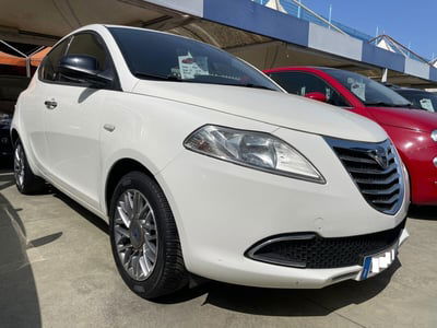 Lancia Ypsilon 1.2 69 CV 5 porte GPL Ecochic Silver usata