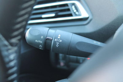 Peugeot 308 SW BlueHDi 130 S&S Business (14)