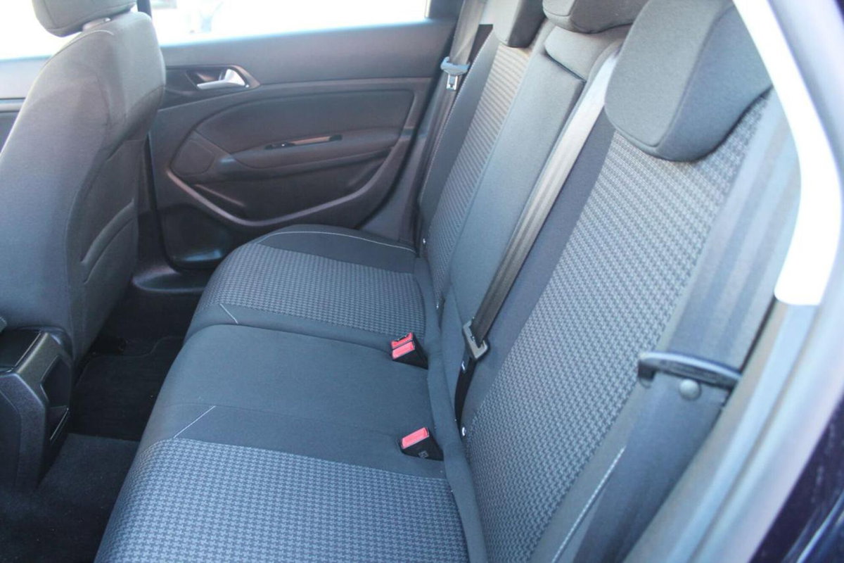 Peugeot 308 SW BlueHDi 130 S&S Business (9)