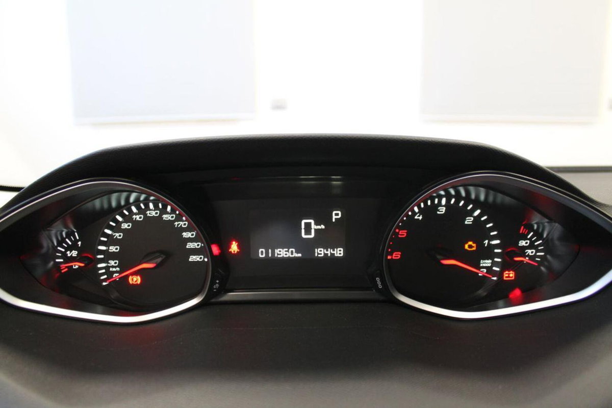 Peugeot 308 BlueHDi 130 S&S EAT8 Active Business (10)