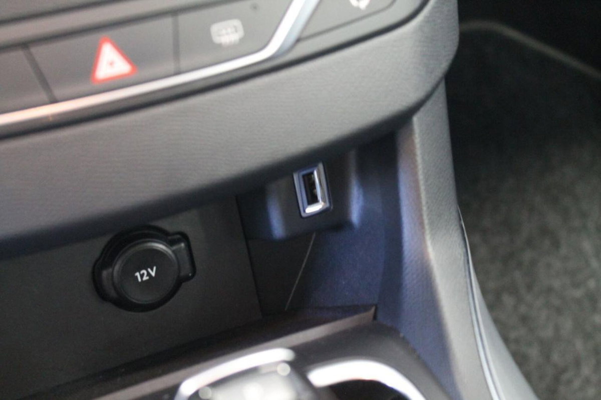 Peugeot 308 BlueHDi 130 S&S EAT8 Active Business (19)