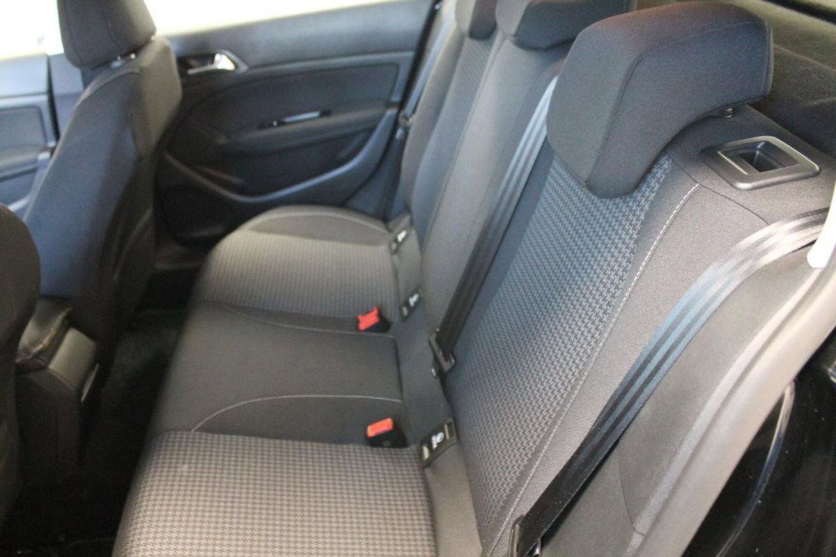 Peugeot 308 BlueHDi 130 S&S EAT8 Active Business (9)